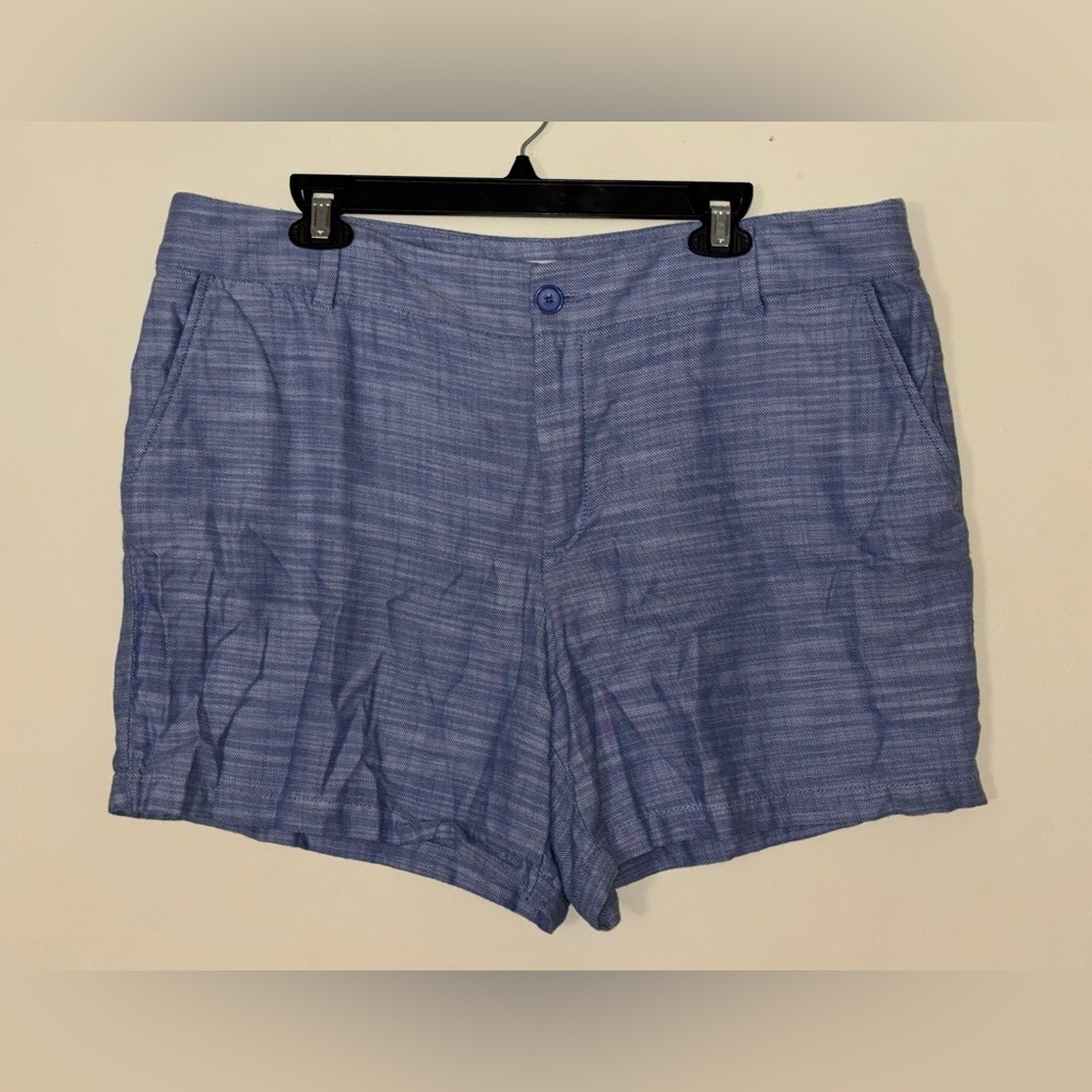 LOFT Indigo and White Textured Fabric Short Pants The Monroe 6’ Short